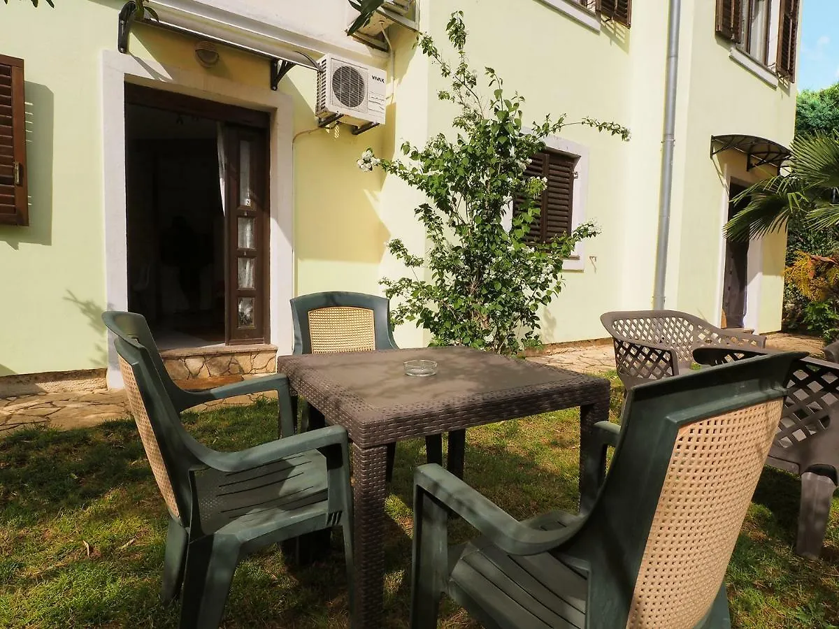 Dea Apartments Pula 0*,